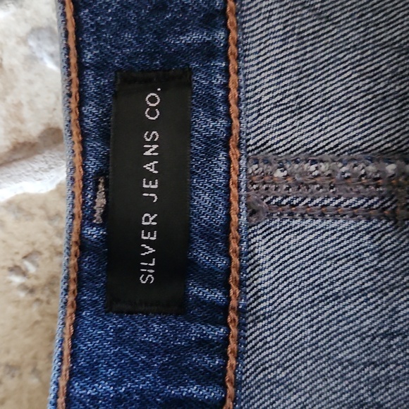 Silver NWT distressed jean shots womans size 24 - Picture 3 of 9